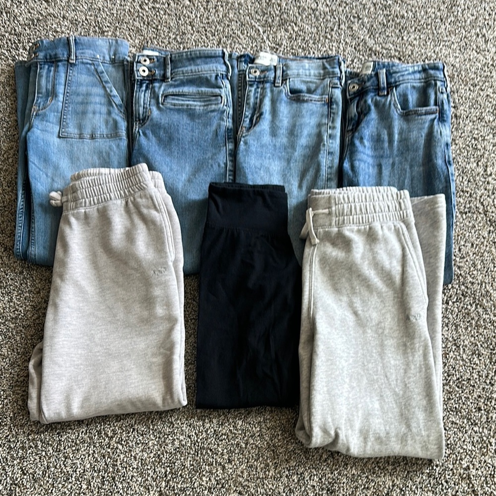 Lot of Abercrombie girls jeans, sweat pants, and legging.